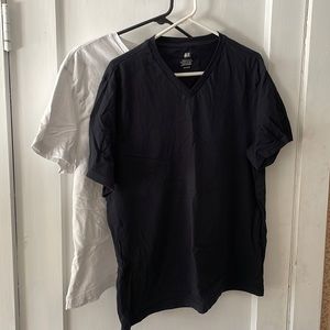 H&M set of two v neck tees